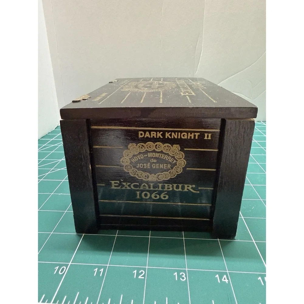 Hoyo de Monterrey-Jose Gener Excalibur Empty Cigar Box No. 1066‎ Missing Clasp